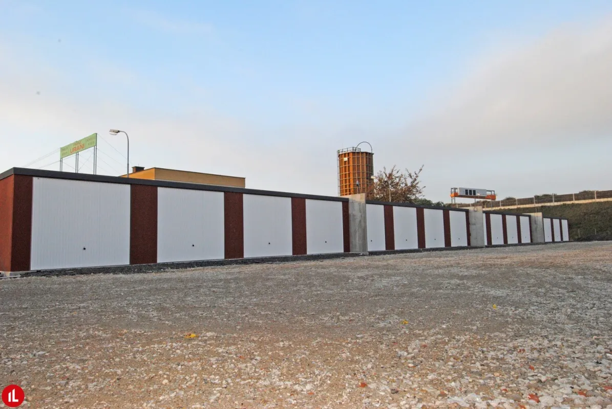 Schwechat | Garagenboxen zu mieten | ideal für Hobbybastler und Einsteller! - Bild 1