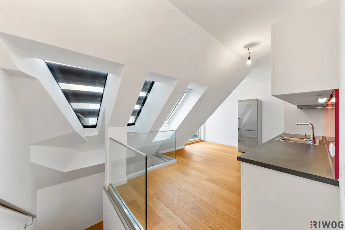Moderne 3-Zimmer DG-Wohnung zwei Außenflächen und Ausblick - Bild 1