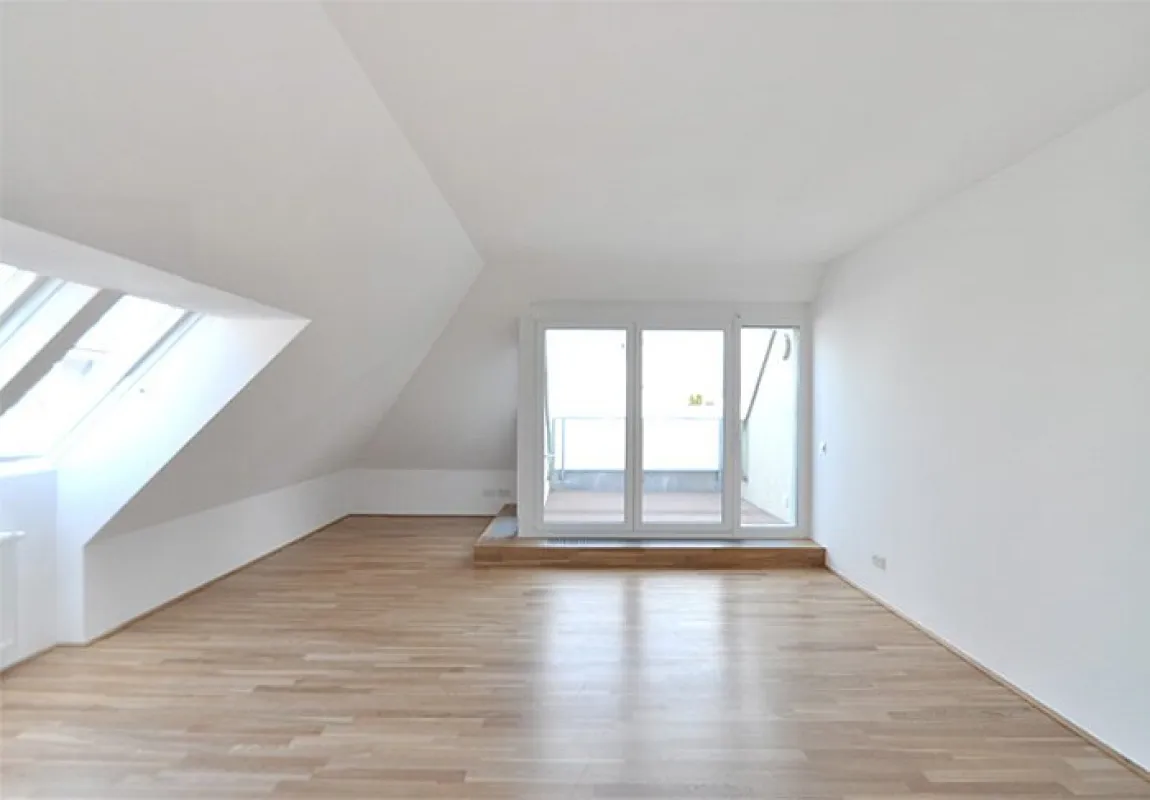 2-Zimmer-Dachgeschosswohnung mit Terrasse in 1130 Wien - Bild 1