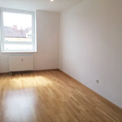 Großzügige 2-Zimmer-Wohnung bei der Millenium City! - Bild 3