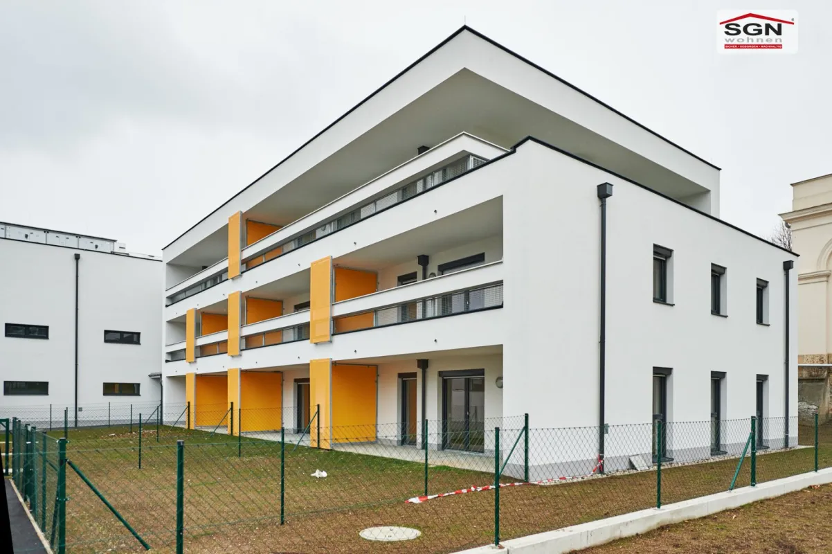 Traumhafter Balkon mit Grünblick - Bild 1