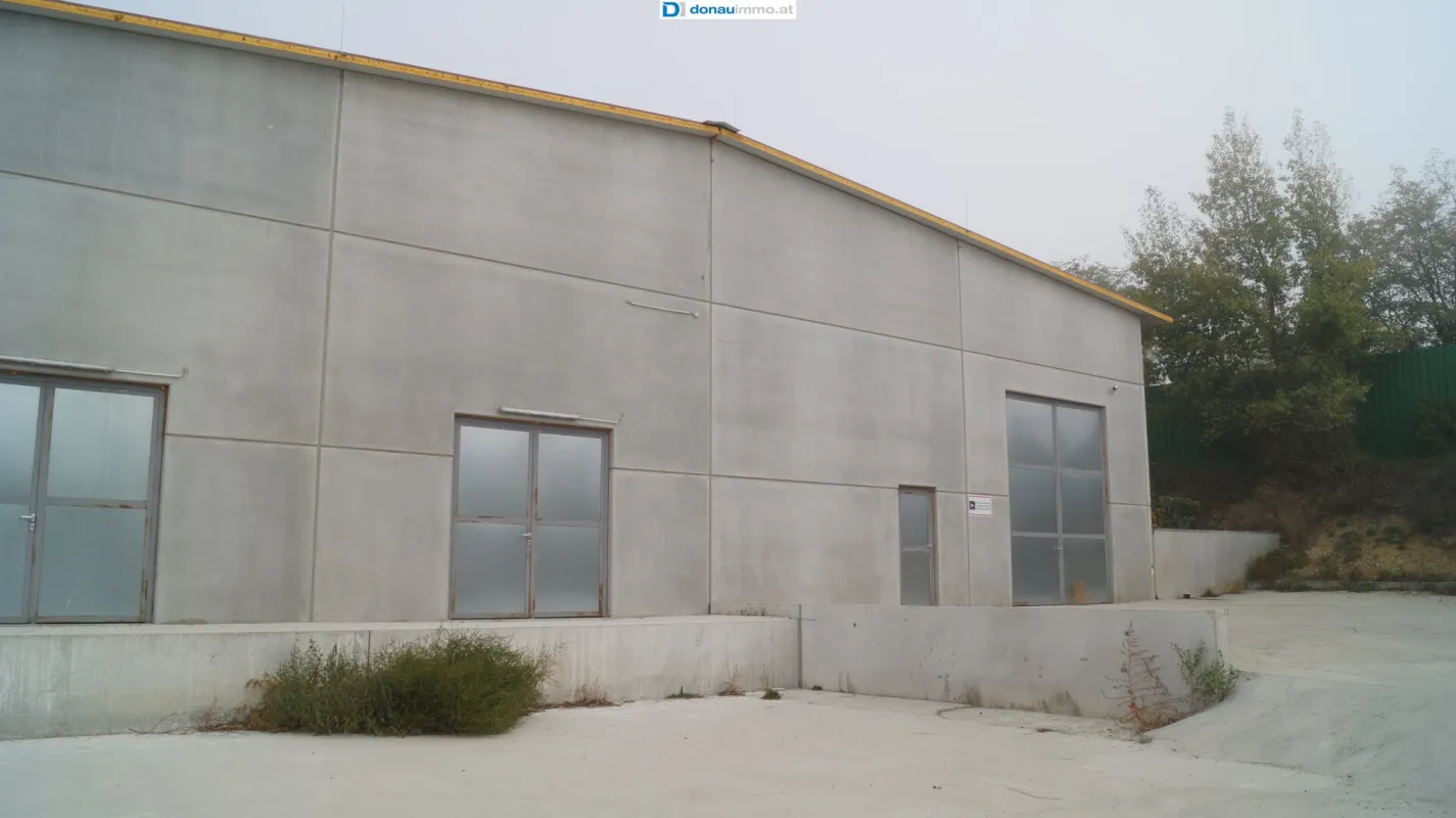 2405 Bad Deutsch-Altenburg sehr schöne Hallen-Stellplätze für Wohnwagen und Boote - Bild 1