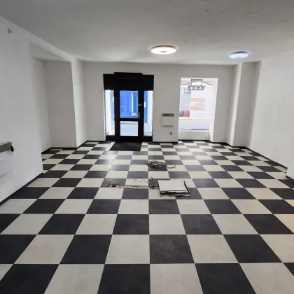 Attraktives Geschäftslokal zwischen Fußgängerzone & Allerheiligenplatz - Bild 2