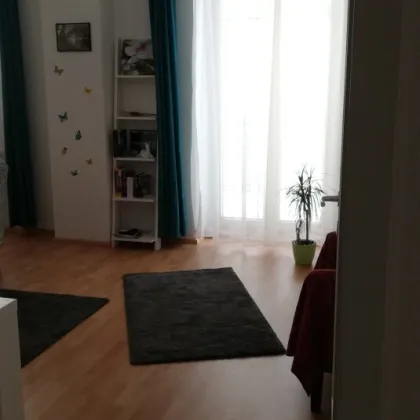 Stundungsvariante Wunderschöne Altbauwohnung im Zentrum - Bild 2