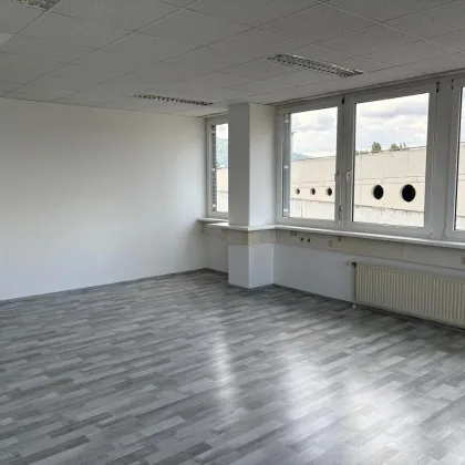 KLEINBÜRO DIREKT AN DER AUTOBAHNABFAHRT STREBERSDORF - Bild 3