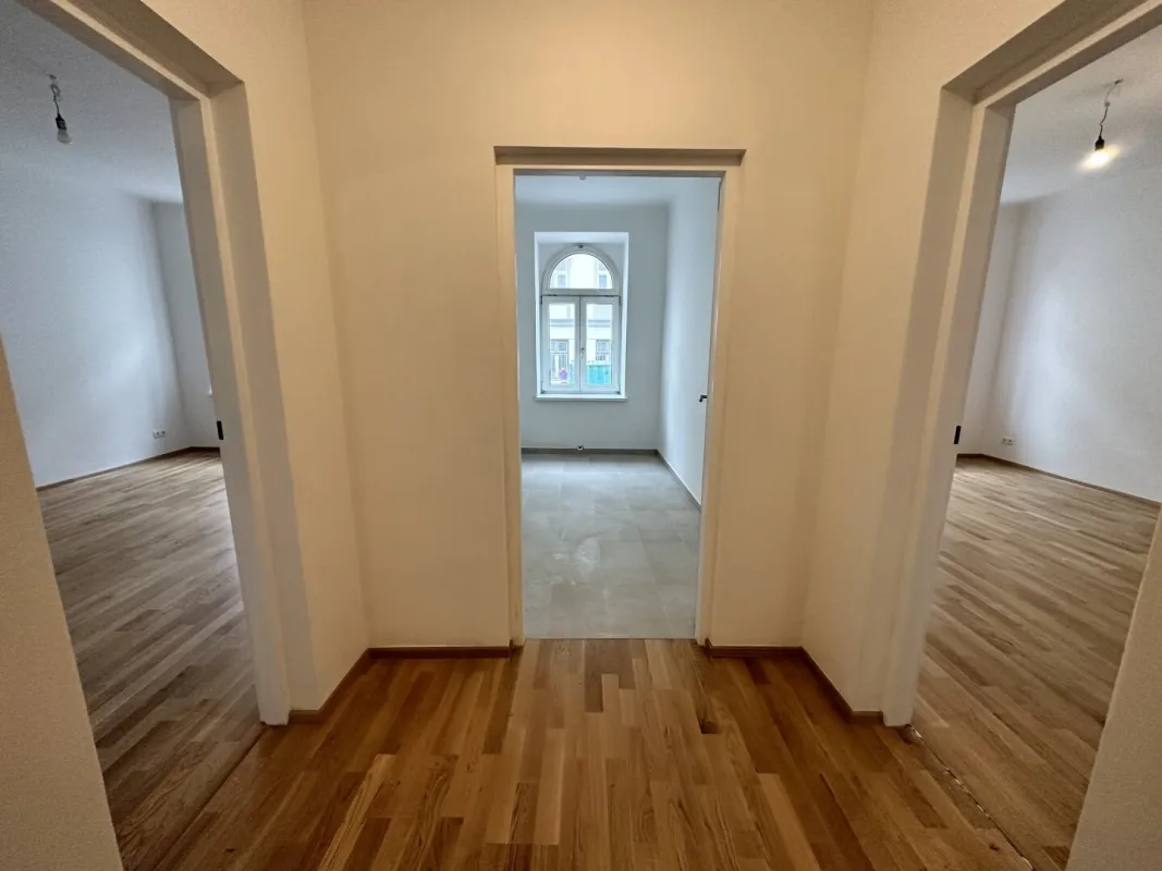 PERFEKTE GEGLIEDERTE 2. ZIMMER - AUCH ALS WG GEEIGNET, ZU VERKAUFEN... - Bild 1