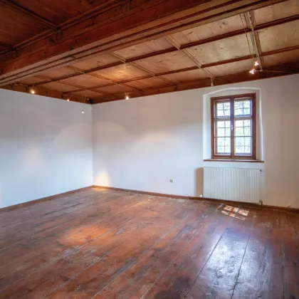 Einzigartiger denkmalgeschützter Pfarrhof - Bild 3