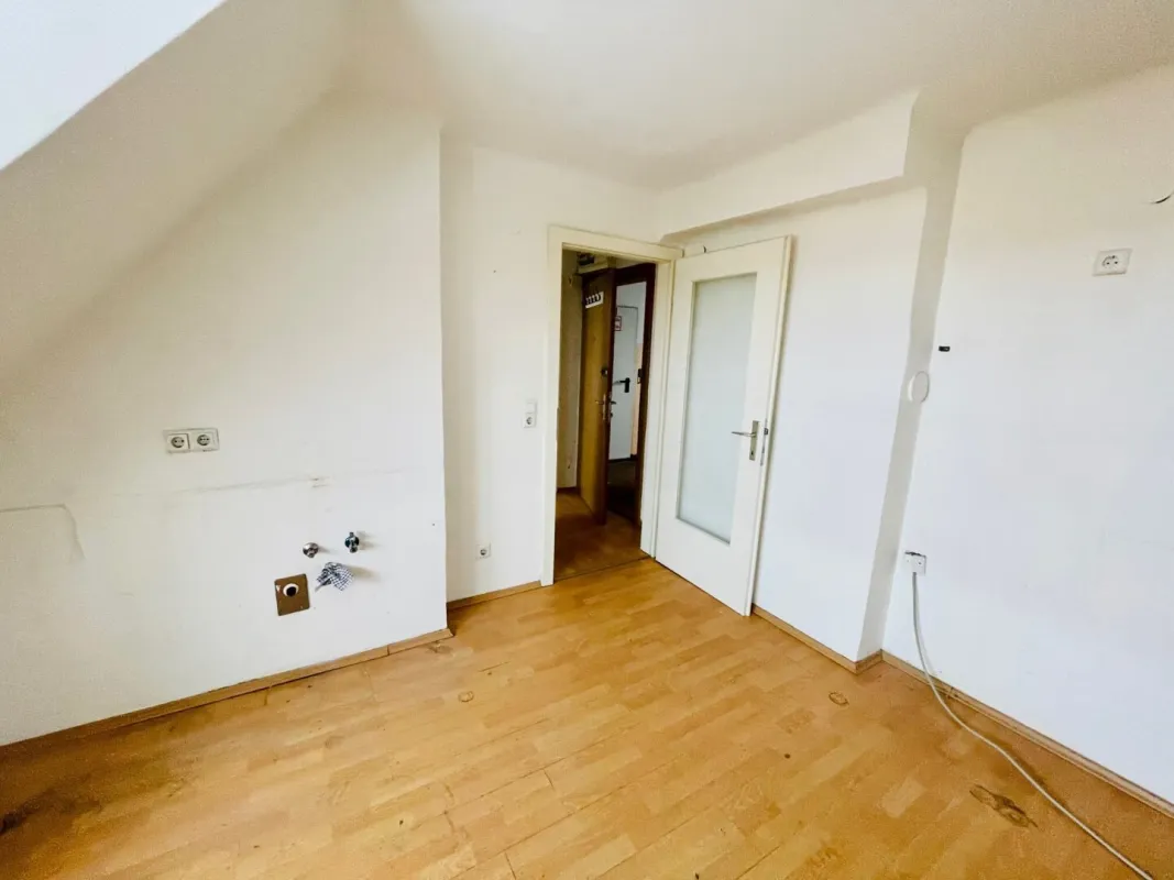 Preishit - 2 Zimmer - Dachgeschoß - Bild 1
