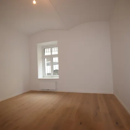 "STADTQUARTIER WEST - Neu renoviertes 2 Zimmer Atelier" - Bild 2