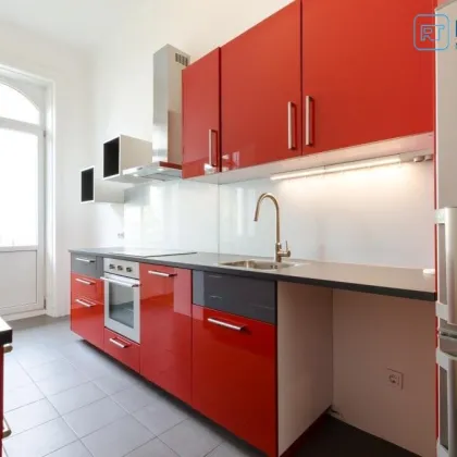 SCHÖNE RUHIGE 3 ZIMMERALTBAUWOHNUNG MIT ZWEI BALKONEN UND BLICK INS GRÜNE - Bild 2