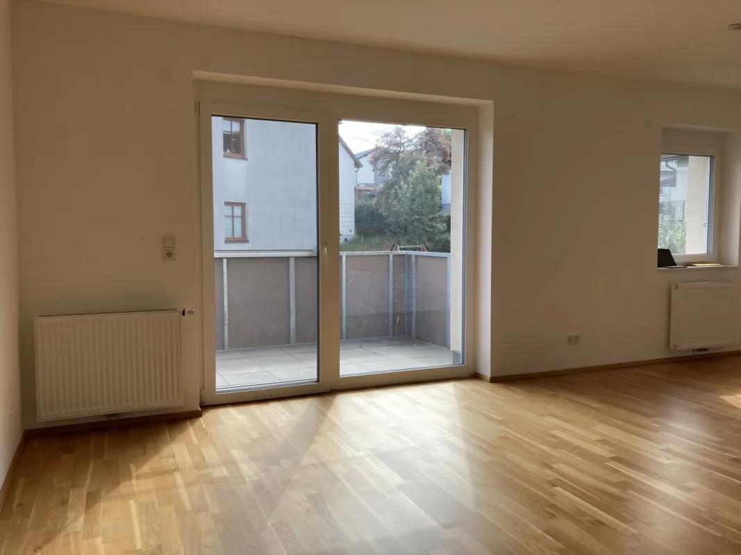 Geförderte 2-Zimmer Starterwohnung im Dachgeschoss in Behamberg - Kaufoption! - Bild 1