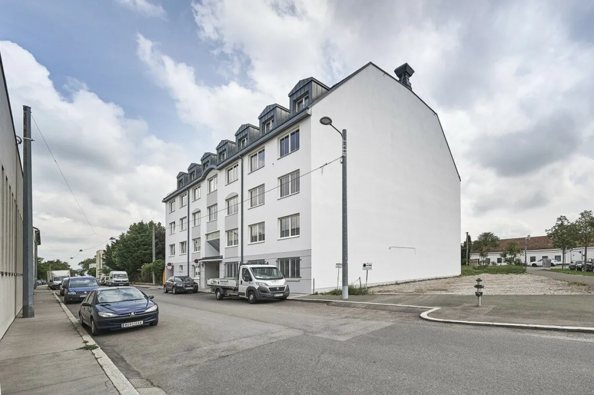 Mehrere freie Flächen in Bürogebäude nächst Triester Straße! - Bild 1