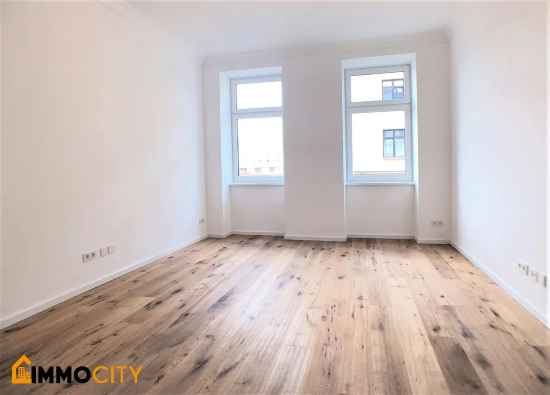 Wohnen im Erdgeschoss – Neu sanierte2-Zimmer Altbauwohnung mit Markenwaren und hohen Räumen - Bild 1