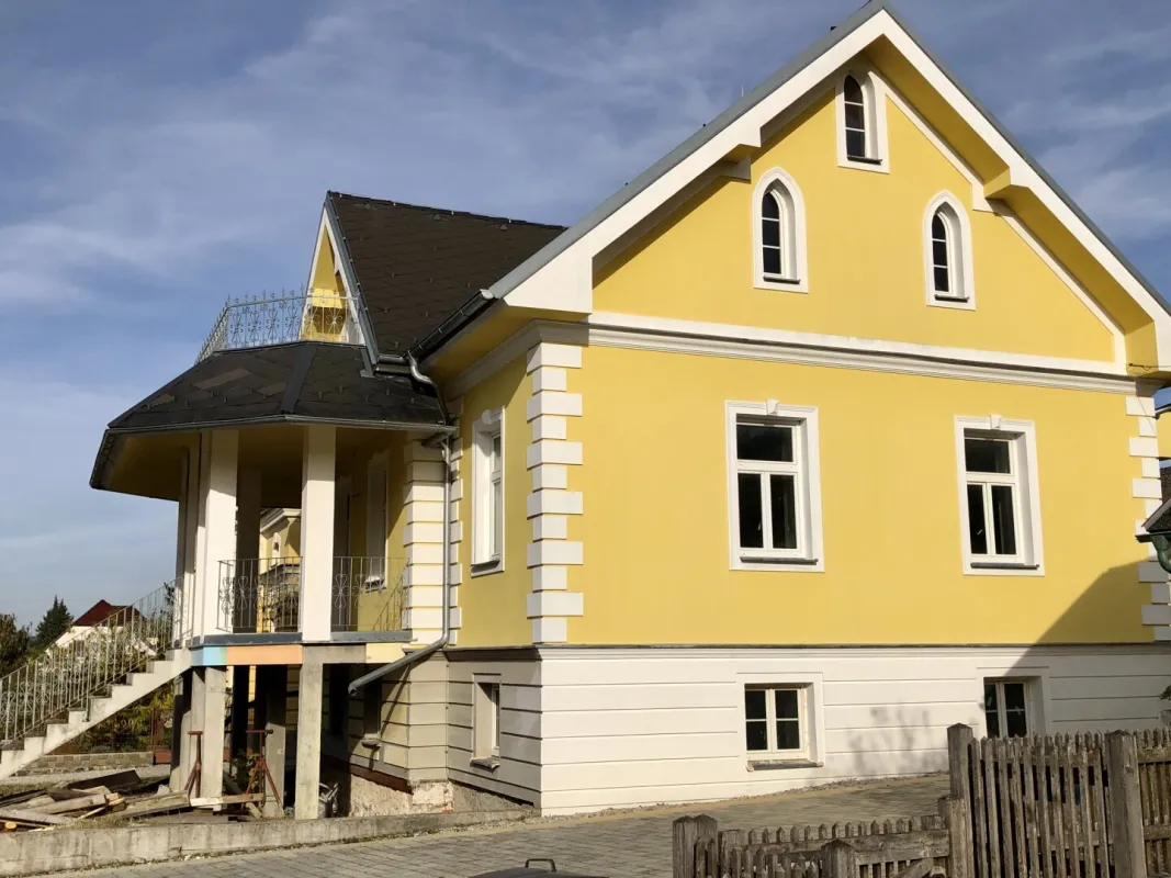 Jahrhundertwende-Villa mit Garage und südostseitigem Garten - Bild 1