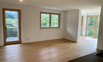 WOHNEN DE LUXE - 2 1/2-ZIMMER-WOHNUNG IM GRÜNEN