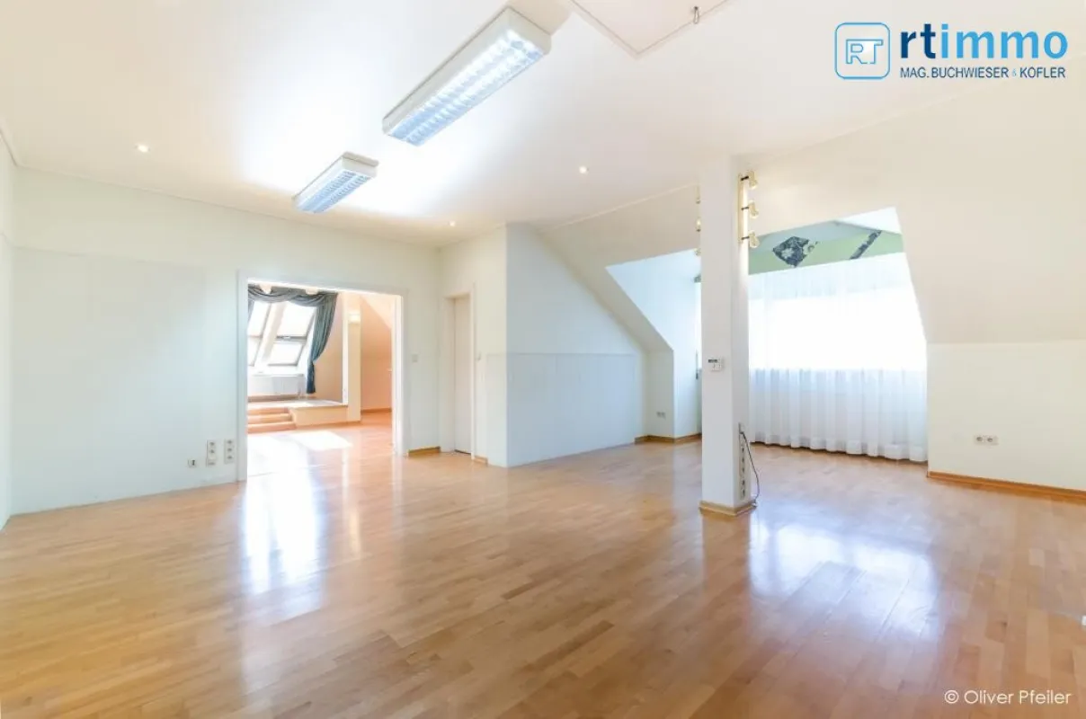HOCHWERTIGE DACHGESCHOSSWOHNUNG MIT AIRCONDITION - Bild 1