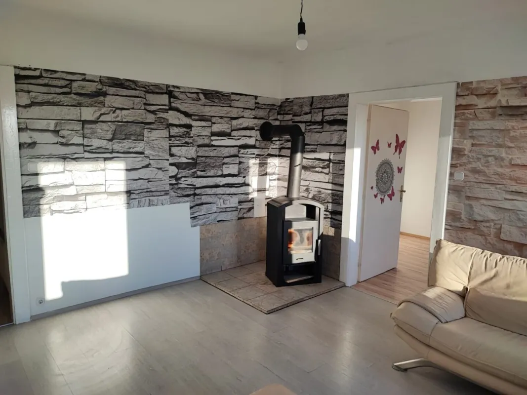 Eine 4 Zimmerwohnung mit Gemeinschaftsgarten ca. 1500 qm - Bild 1