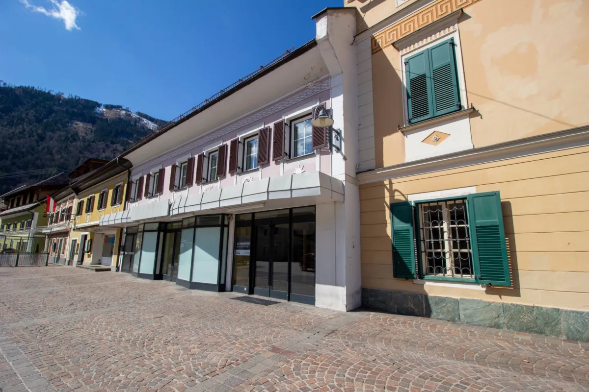 UNTERNEHMER AUFGEPASST! GESCHÄFTS- ODER LAGERFLÄCHE IN TOP LAGE VON SACHSENBURG - DIREKT AM MARKTPLATZ! - Bild 1