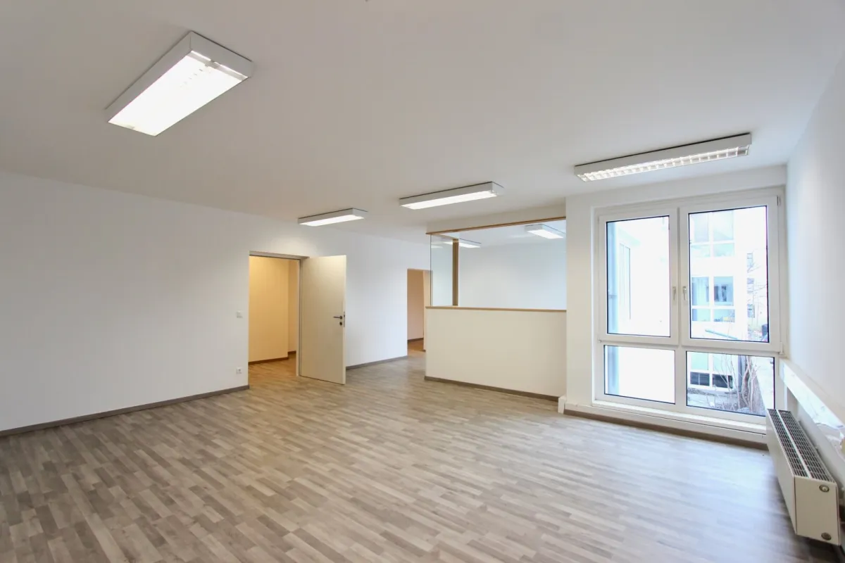 Helles 2- bis 3-Zimmer-Büro nächst Niederösterreich! - Bild 1