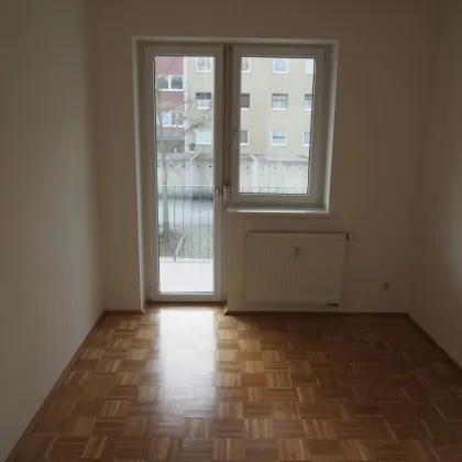 Erdgeschosswohnung mit Loggia und Terrasse - Bild 2