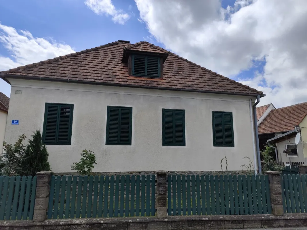 Wohnhaus mit Garten und Nebengebäude, Nähe Oberwart, südliches Burgenland, € 130.000,-- - Bild 1