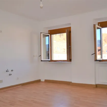 Unbefristete 4-Zimmer-Wohnung in absolut ruhiger Grünlage! - Bild 2
