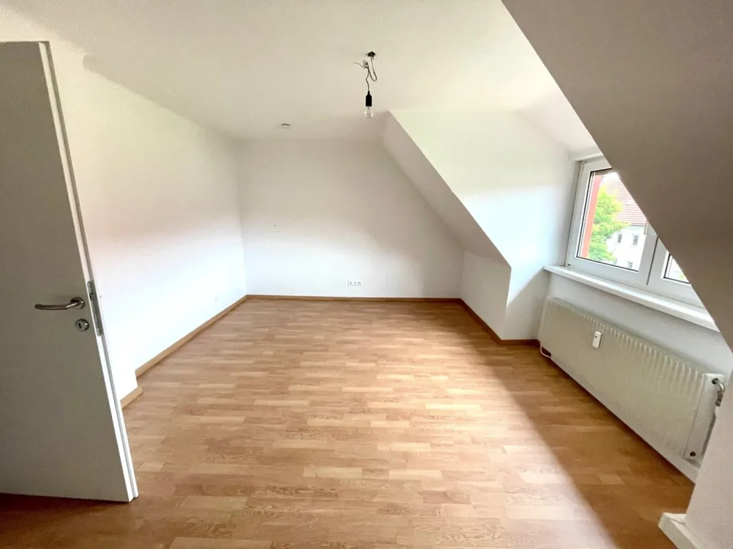 Nähe Stadtpark | 2 Zimmer | Dachgeschoß - Bild 1