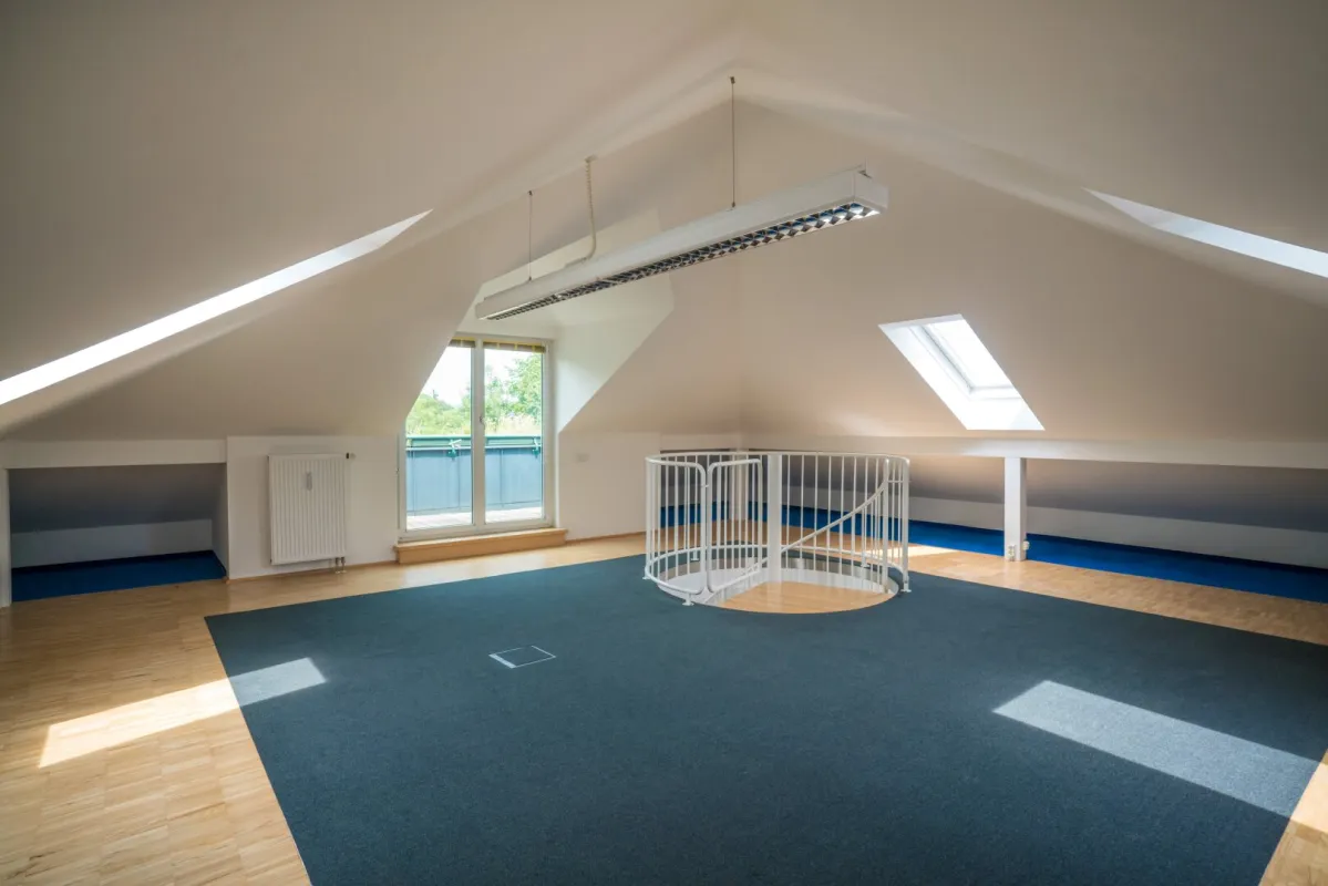 Räumlichkeiten mit 150 m² in Großgmain zu vermieten - Bild 1