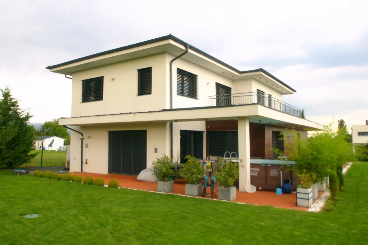 Neuwertige Villa in Schachendorf: 5 Zimmer, Garten, 3 Terrassen für 980.000 €! - Bild 1