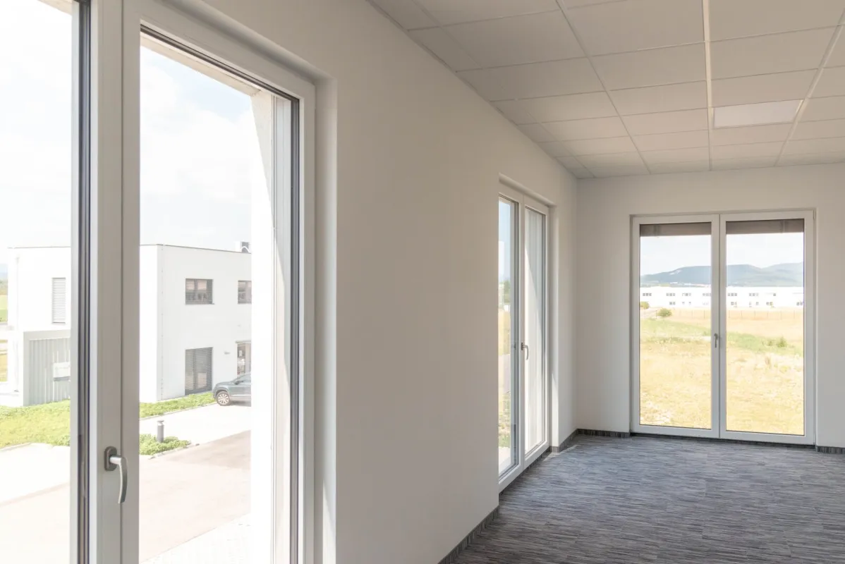 MODERNES NEUBAUBÜRO im Erstbezug - inkl. Shared Space und Parkmöglichkeiten! - Bild 1