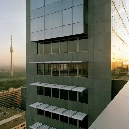 + + + ARES TOWER + + +  BÜROS MIT WEITBLICK + + +  DONAU CITY + + + - Bild 2