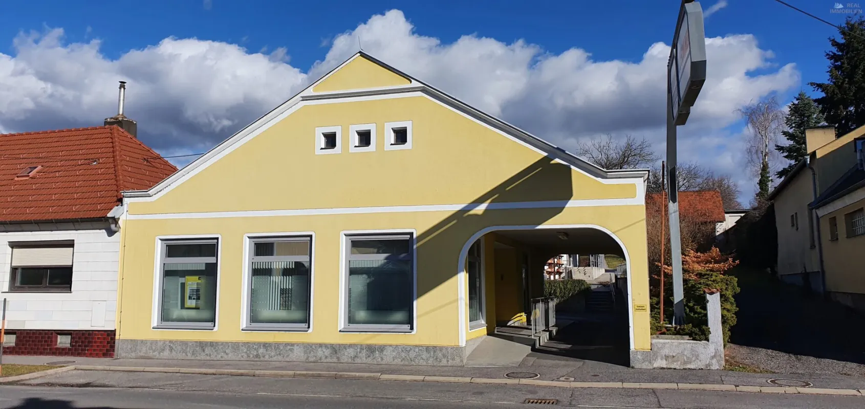 Günstiges Haus im Herzen von Stoob - Bild 1