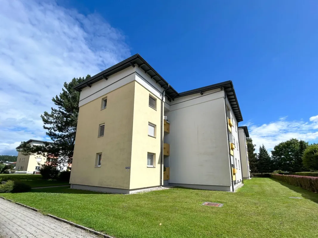 Schöne 3-Zimmer-Wohnung mit Garage in top Lage - Bild 1
