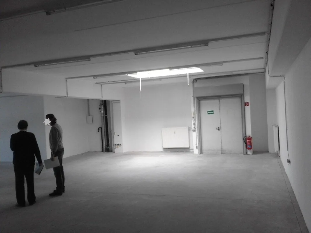 Gewerbeobjekt, Lager mit Büro im 1. OG, großer Lastenlift, Anlieferbereich - Bild 1