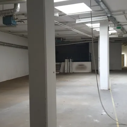 Lagerfläche im Erdgeschoss mit kleinem Büro - Bild 2