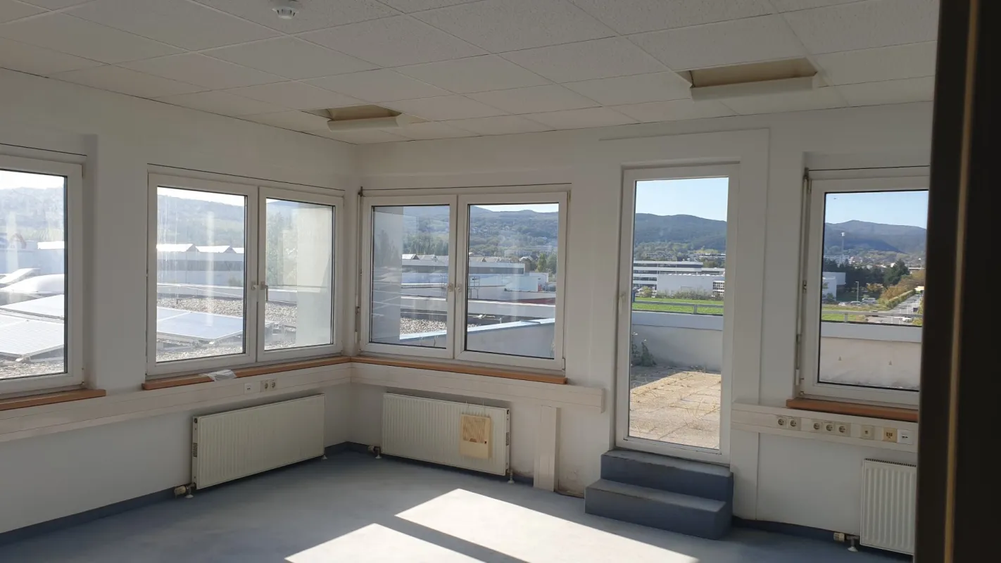 helles, modernes Büro, Kühlgeräte, Terrasse, kostenlose Stellplätze - Bild 1