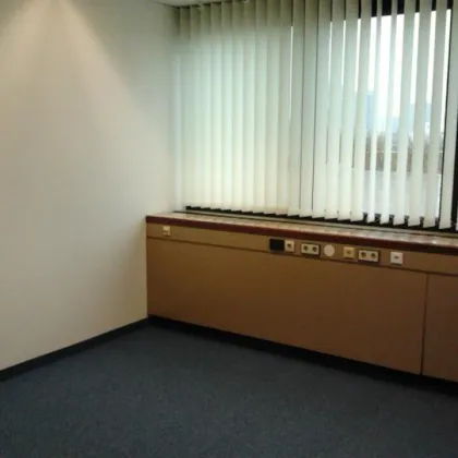4 Büroräume in modernem Bürohaus - Bild 3