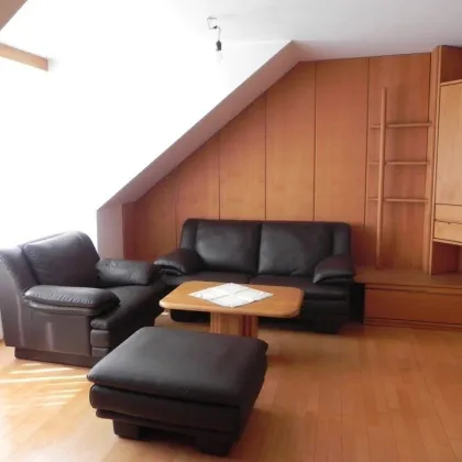 Möbliertes 2 Zimmer Apartment mit Balkon, Tiefgaragenplatz inklusive - Bild 3