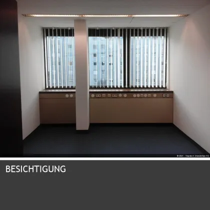 Büroraum in modernem Bürohaus - Bild 2