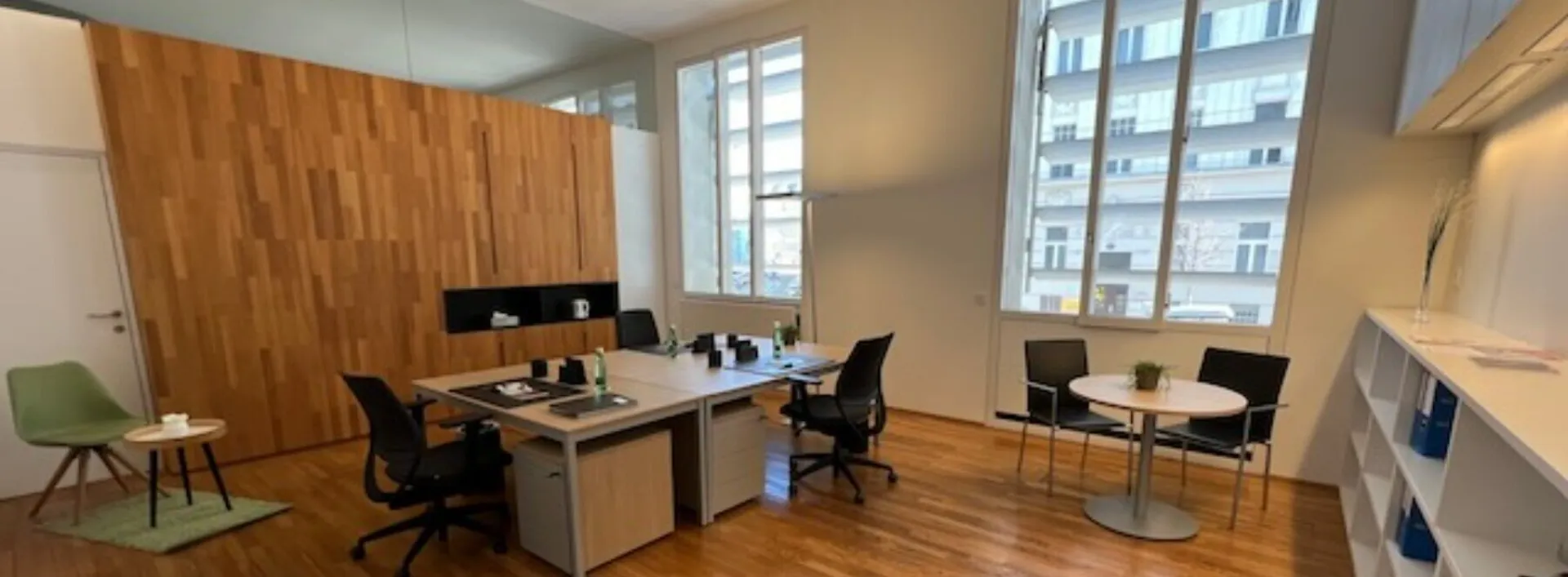 Bezugsfertiges repräsentatives Büro für 6-8 Arbeitsplätze, möbliert, Parkgarage - Bild 1