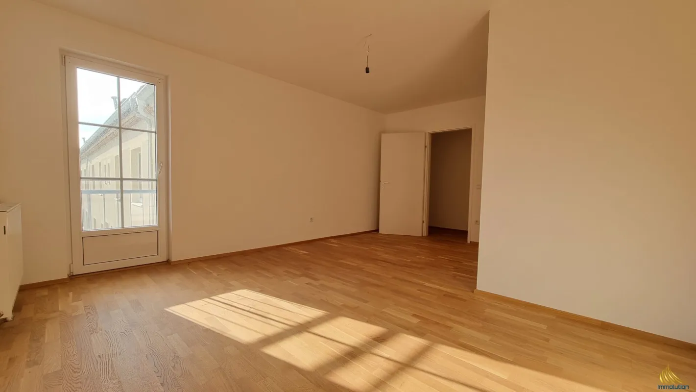 tolle 4 Zimmer Wohnung - teilsaniert - Einbauküche - Bild 1