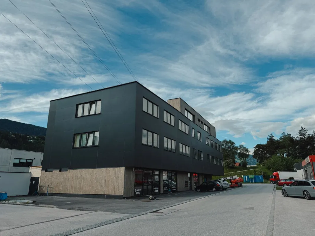 Büro/ Praxisflächen zu  mieten  - Business Park Terfens - Bild 1