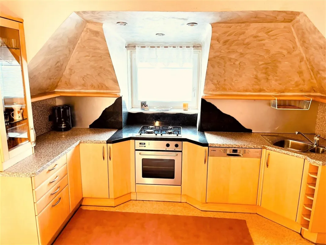 WOHNEN IM GRÜNEN - SANIERUNGSBEDÜRFTIGES HAUS MIT ENTWICKLUNGSPOTENZIAL! - Bild 1