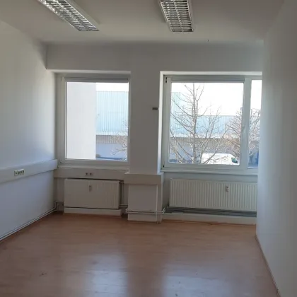 Lager-/ Bürokombination im Obergeschoss, Lastenlift, Anlieferzone im EG - Bild 2