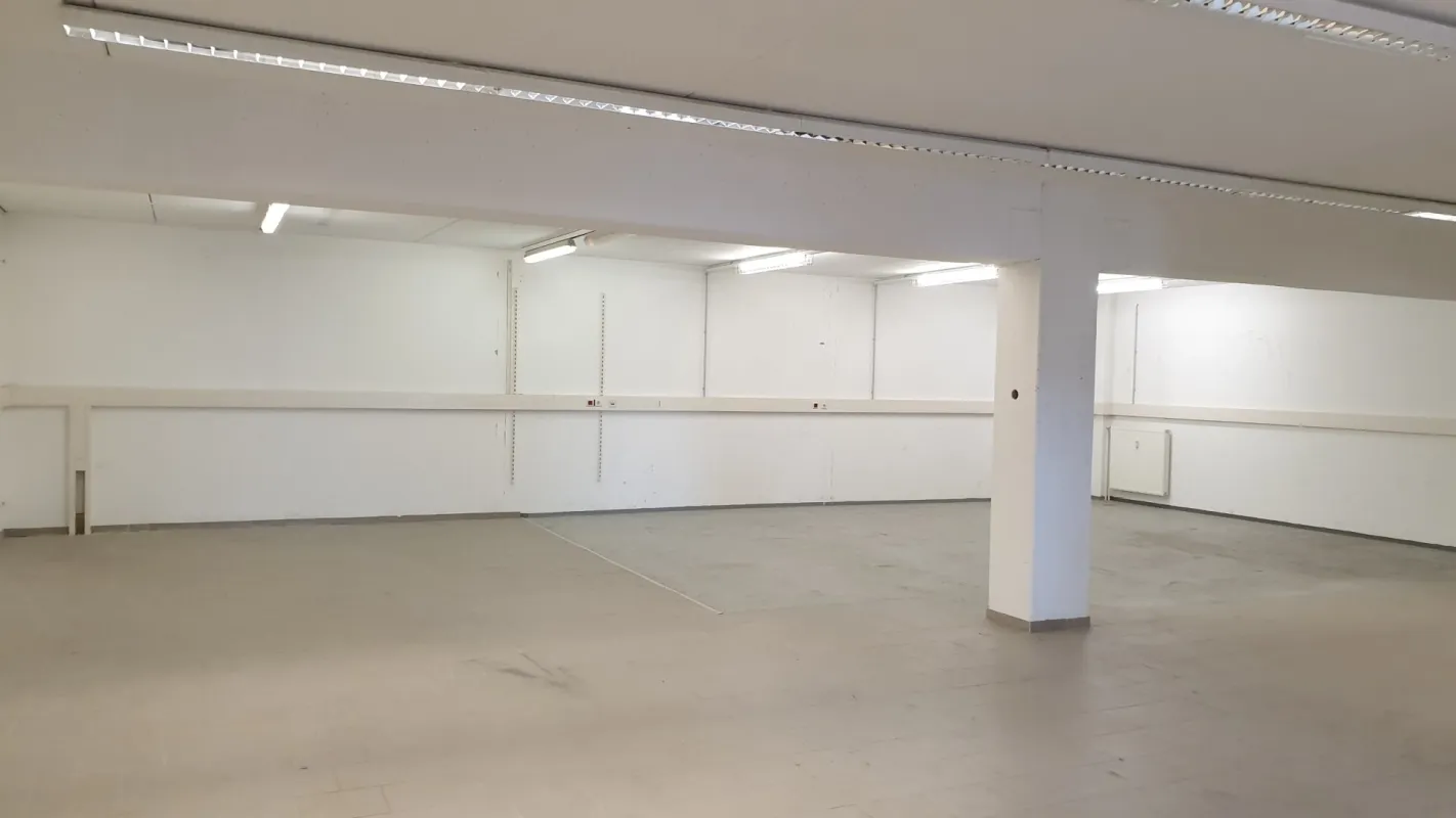 Lager-/ Bürokombination im Obergeschoss, Lastenlift, Anlieferzone im EG - Bild 1