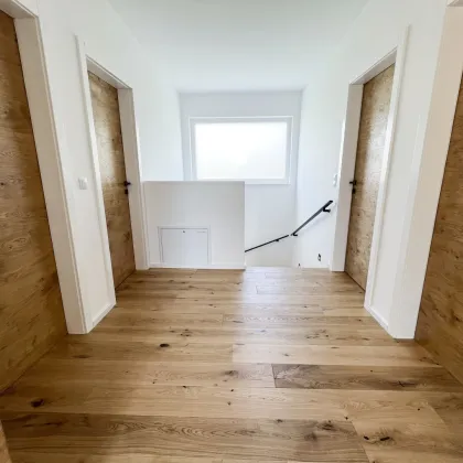 Hochwertige Doppelhaushälfte mit DAN-Küche, Doppelcarport, 530 m2 Grundstück und vielen Extras!! - Bild 3
