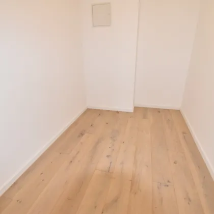 Ihre Familie wird sich freuen _ Sofort beziehbare und geräumige 3.Zimmer-Wohnung auf Eigengrund in Bestlage - Nähe U1 - Bild 3