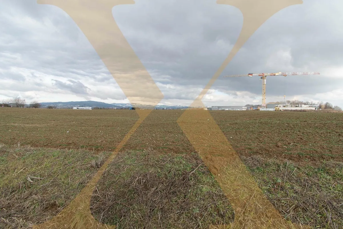 Ca. 5.868m² Baurecht (erweiterbar) in Leonding zu vergeben! Widmung Betriebsbaugebiet! - Bild 1