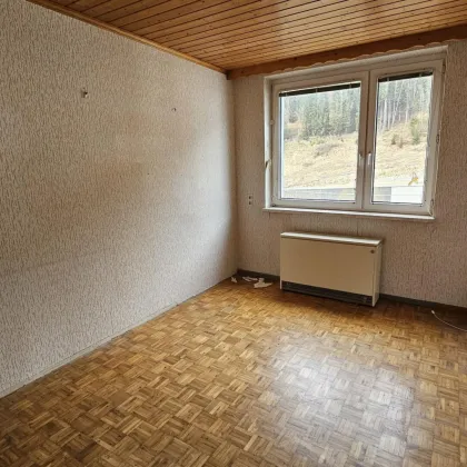 3-Zimmer Genossenschaftswohnung zur Selbstrenovierung im letzten Stock - ganz oben - Bild 3