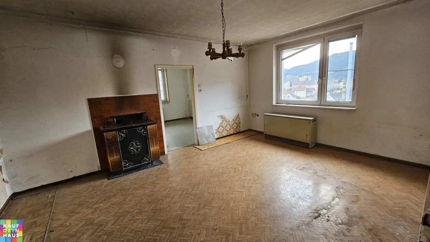 Top 2-Zimmerwohung im obersten Stock - Erstbezug nach Sanierung - unbefristeter Mietvertrag - Bild 1